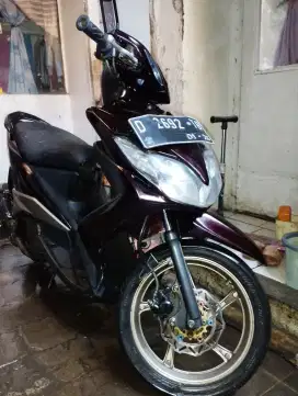 YAMAHA XEON 44D KARBU 2012 MOONLIGHT RED