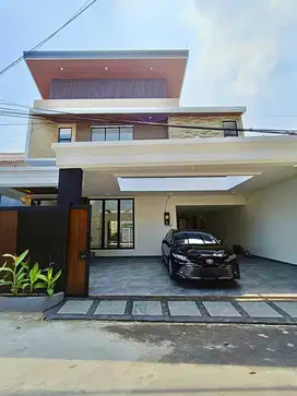 Di Jual Rumah Baru Dua Lantai Strategis di Kebayoran Baru