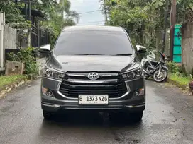 KIJANG INNOVA VENTURER 2.0 AT 2019 ABU-ABU KM 67rb