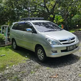 Toyota Kijang Innova 2005 Bensin