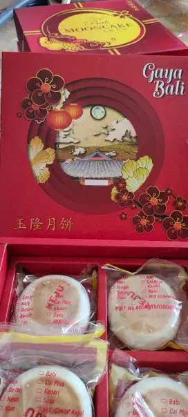 Jual kue mooncake gayabali isi 4 pcs atau 5pcs tumpuk