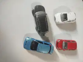 4 Pcs Mobil Produk Dari MAJORETTE