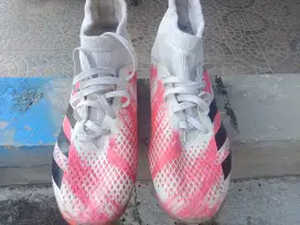 Di jual saja sepatu bola 3 pasang