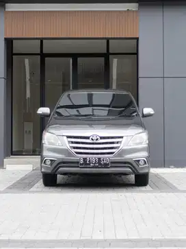 Innova V luxury captain seat