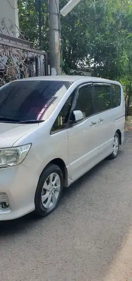 Nissan Serena 2013 Bensin