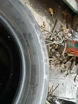 Ban mobil bekas
