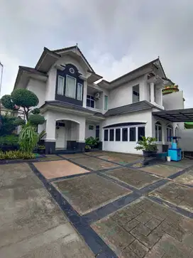 Rumah Mewah 2 Lantai 5 KT & Private Pool di Kota Wisata Cileungsi