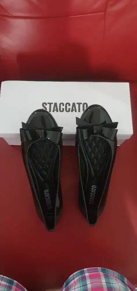 DI JUAL SEPATU STACCATO SIZE 38