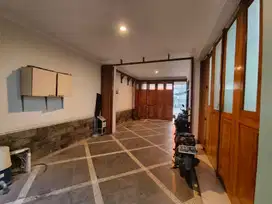 Jual rumah mewah luas 3 lantai cocok untuk usaha di bintaro sektor 9