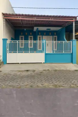 DI JUAL RUMAH PINGGIR JALAN KEBALENAN BANYUWANGI