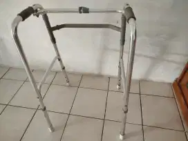 Dijual Walker tongkat jalan