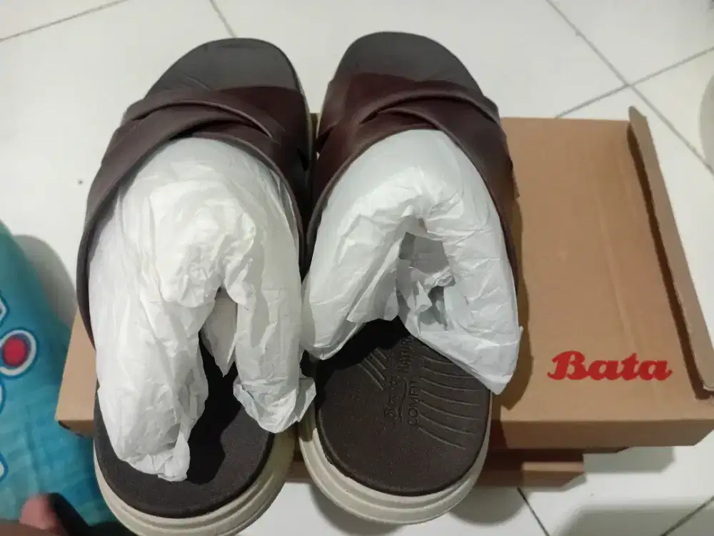 Sendal bata uk 39