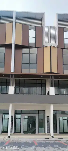 Ruko baru 3 lantai siap usaha di summarecon Crown Gading Bekasi