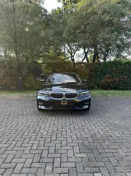 BMW 320i Sport 2022 Bensin
