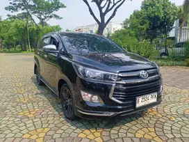 LOW KM 65rb!!! Toyota Kijang Innova 2.4 Venturer Solar AT 2018 - Hitam