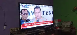 Dijual TV LED merk Polytron 32 inch + setup box