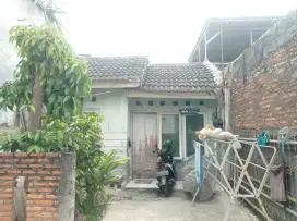 dijual rumah di perum karaba