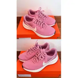 Sepatu Nike Revolution 7