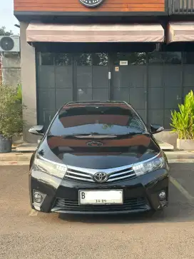 Toyota Corolla Altis V Hitam 2013
