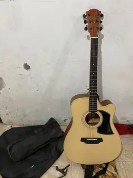 Gitar Kayu Cole