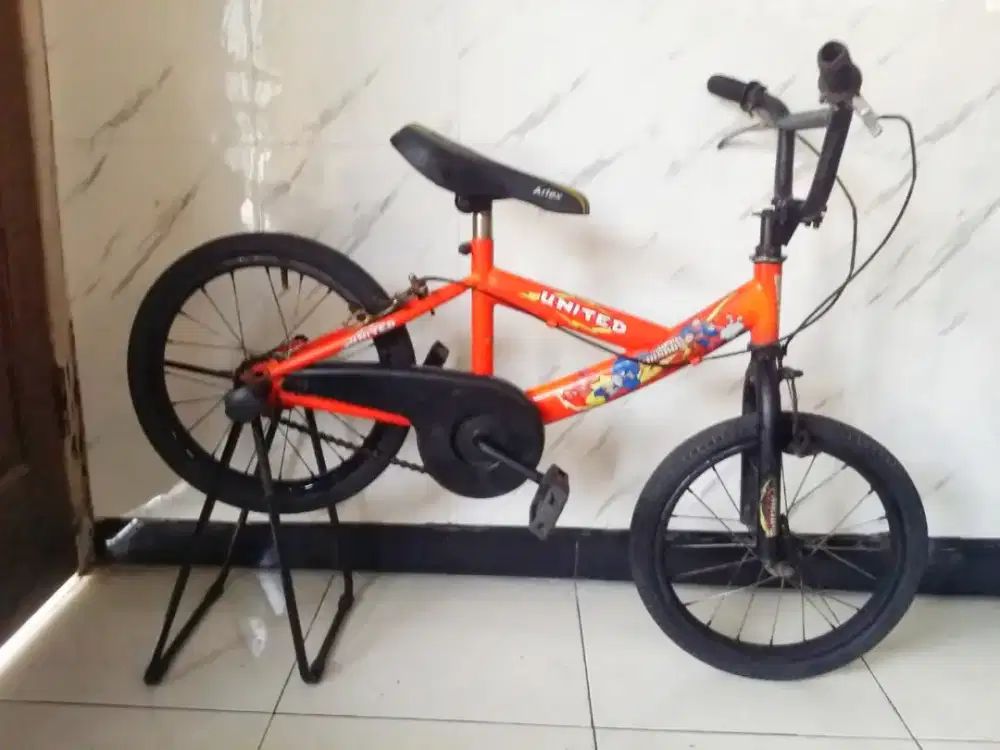 Sepeda anak kecil laki uk16