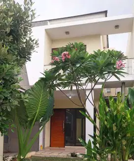 Dijual Rumah 2 Lantai Harapan Indah – Luas & Strategis, Bisa Beli 2