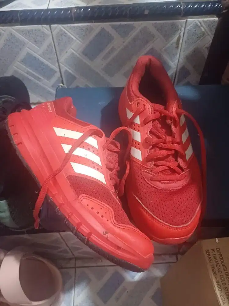 Sepatu adidas size 35 lengkap dus ori likenew