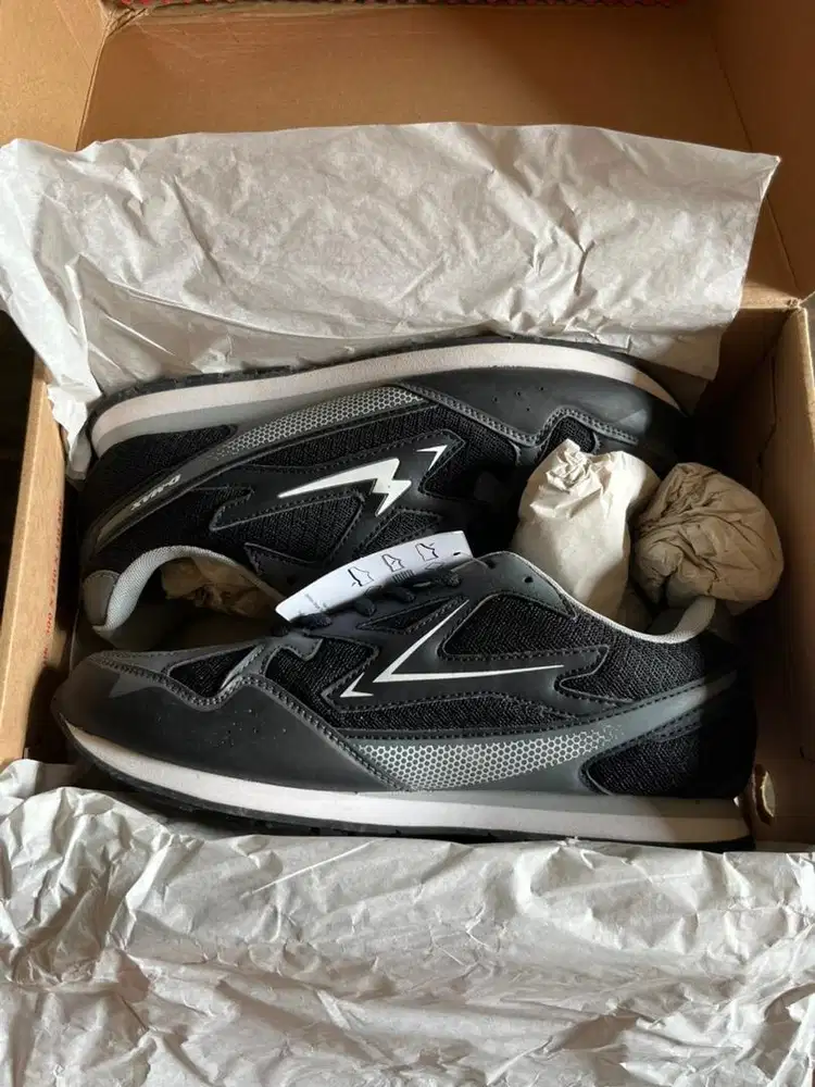 Sepatu baru eagle 40