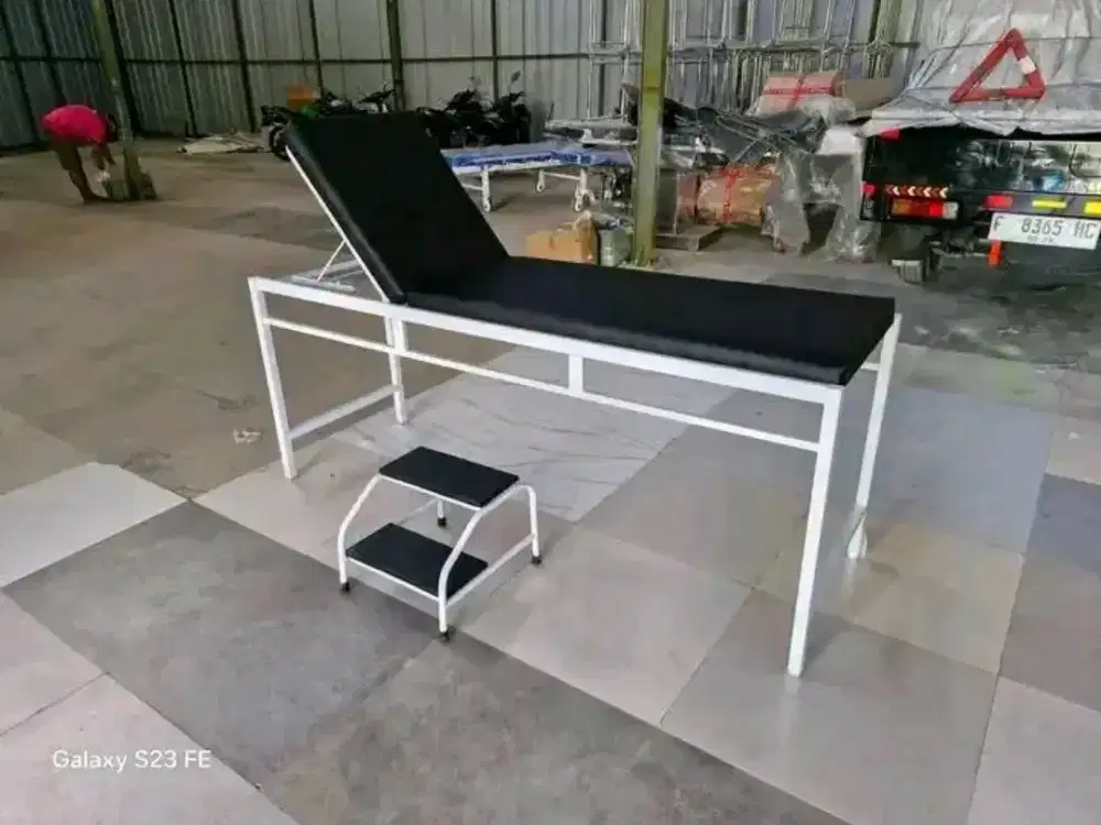 MEJA PERIKSA (PATEN)