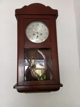 Jam dinding junghans