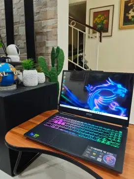 Laptop MSI Cyborg 15 RTX4060 I7 13620H x rog tuf msi nitro