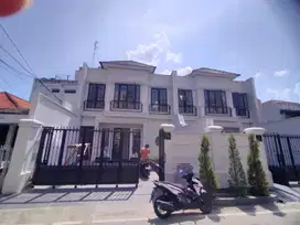 Rumah Baru Mewah Cempaka Putih Tengah – 2,5 Lantai, SHM, 6.3M Nego!