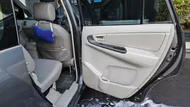 Toyota Kijang Innova 2011 Bensin