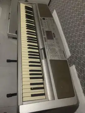 Dijual Yamaha DGX 300 - Bisa untuk pemula