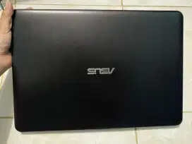 Laptop ASUS X441N Series. 