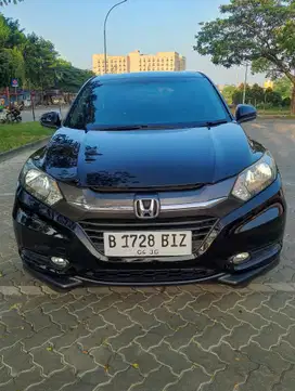 HONDA HR-V E AUTOMATIC/AT 2015 HITAM