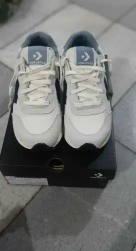 converse omega trainer