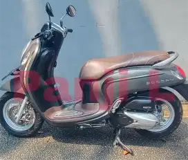 Scoopy stylish keyless 2023