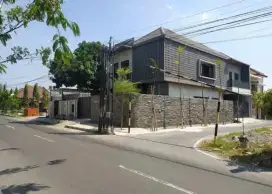 Rumah Mewah Baru Kolam Renag  siap huni solokota Sumber Solo
