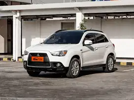 Outlander px 2.0 AT 2012 putih