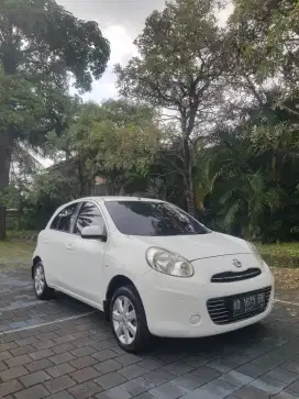 Nissan march 2011 matic
