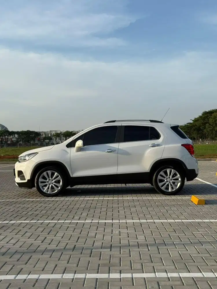 [ TGNPERTAMA ][ KM69RB ] Chevrolet Trax LTZ Turbo 2017 Non Premier