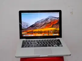 Macbook Pro 2012 
 Intel Core i5 Dual Core Ram : 8GB
SSD 256GB