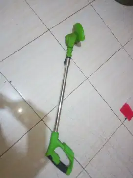 Mesin potong rumput