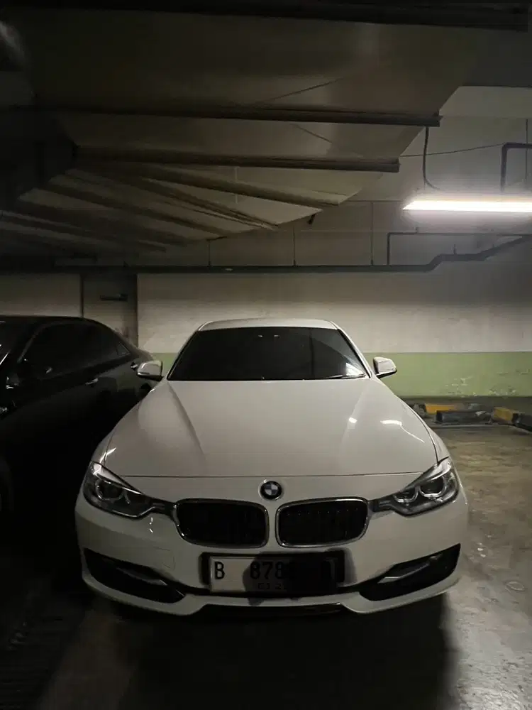 BMW sport 320i dijual