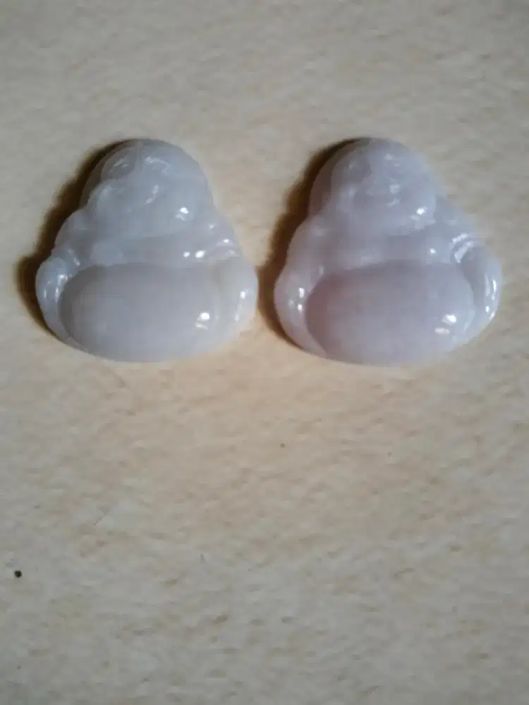 Liontin batu Giok