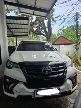 DIJUAL MURAH NEGO TOYOTA FORTUNER (2020) 2.4 4X2 VRZ SOLAR-AT MULUS