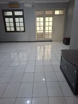Disewa rumah di muara karang blok favorit