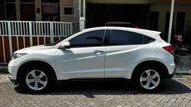 Dijual Honda HR-V 1.5 E CVT 2017 Putih – Kondisi Terawat & Siap Pakai!