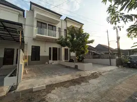 RUMAH MEWAH BARU SIAP HUNI DUA LANTAI DI PEDURUNGAN SEMARANG